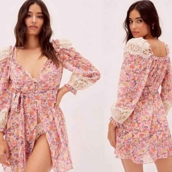 For Love And Lemons Other - For Love and Lemons Gardenia floral robe dress pink small NWT